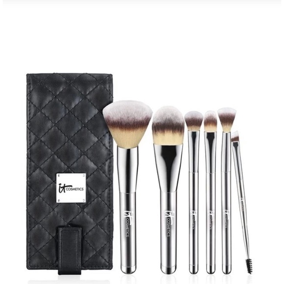 it cosmetics Other - LN ItCosmetics Heavenly Luxe 6-piece travel brush set